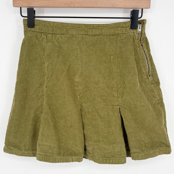 BDG Urban Outfitters Olive Green Corduroy Pleated Mini Skirt Size S - Picture 2 of 5